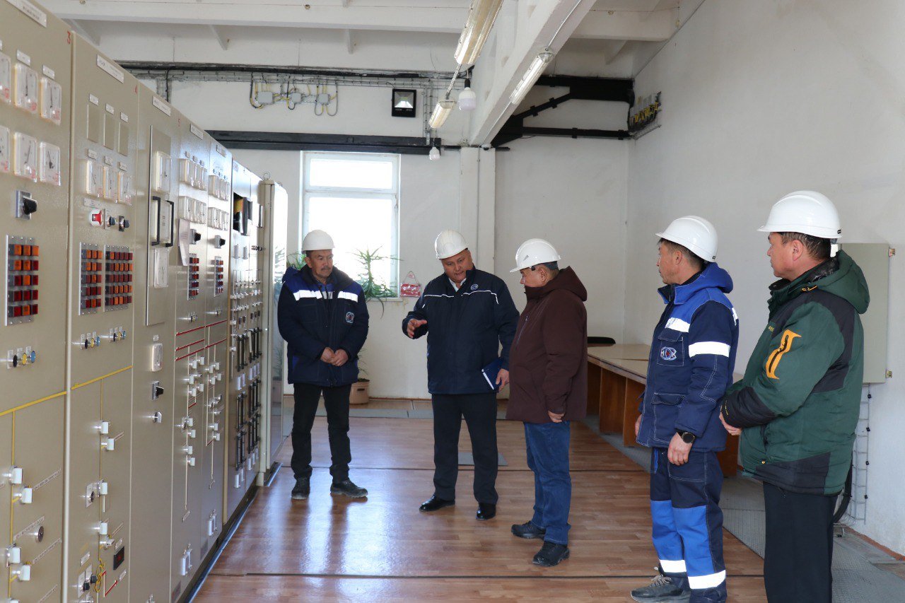 photo_5269303081646625521_y