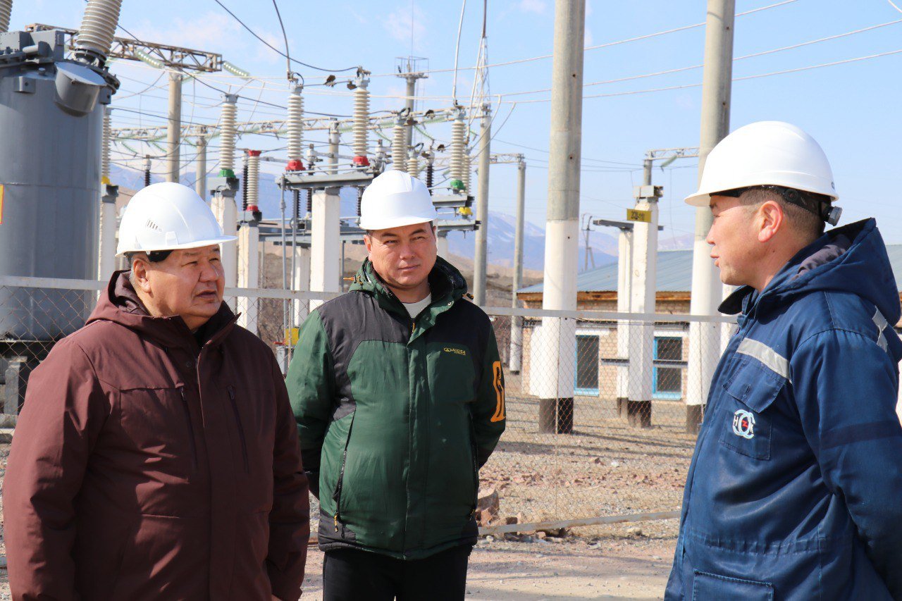 photo_5269303081646625527_y